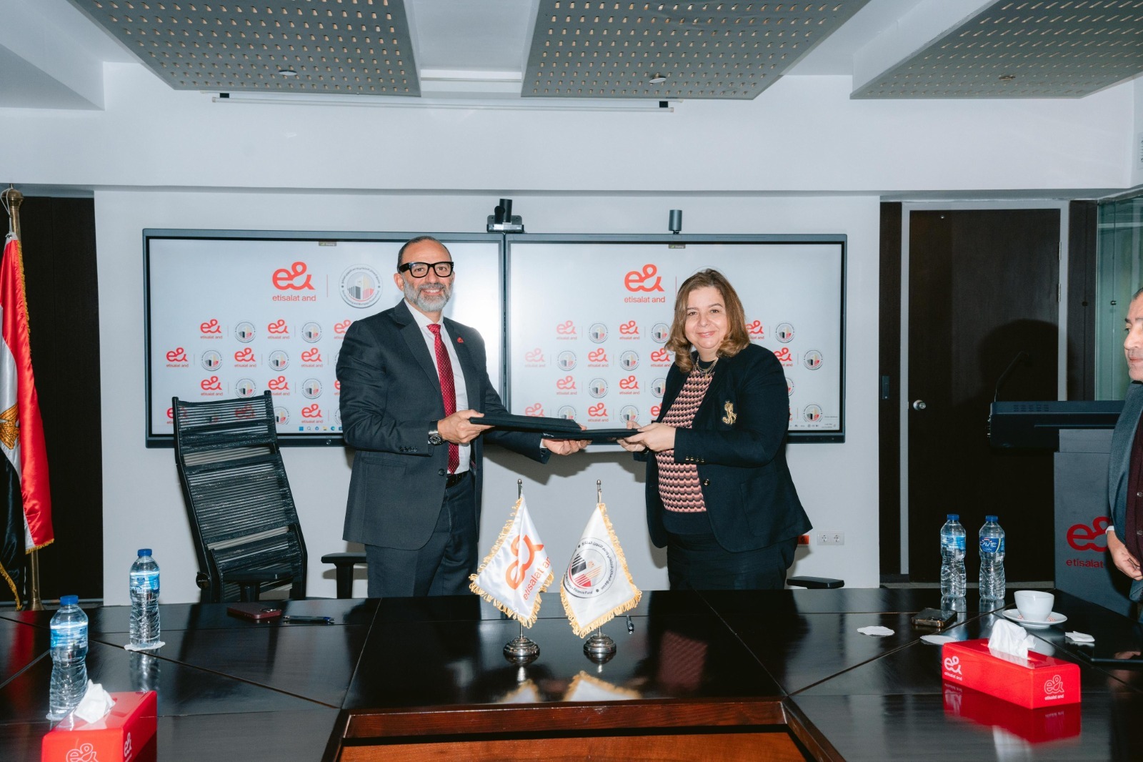 إي-آند-يلا-ستارت-اب