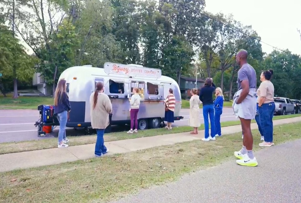 «Byway Coffee» من مقطورة Airstream قديمة إلى مقهى متنقل لافت يحقق أكثر من 500 ألف دولار سنويًا ويجسد نجاح ريادة الأعمال غير التقليدية