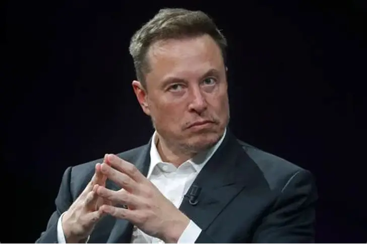 إيلون ماسك: ثورة الذكاء الاصطناعي ستجعل الادخار للتقاعد بلا جدوى
